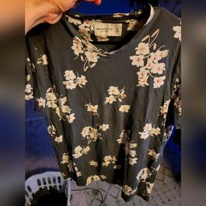 Abercrombie & Fitch floral tee shirt